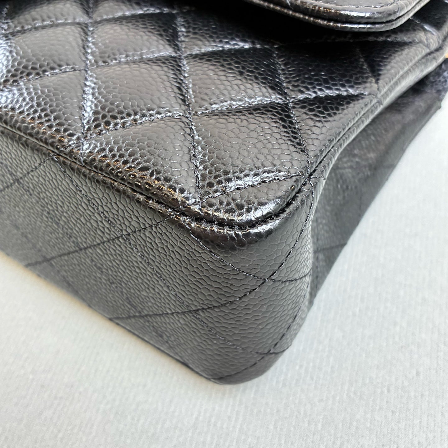 Chanel Medium Chip Double Flap Bag Black Gold Lychee Leather 99% New Size 25.5*15