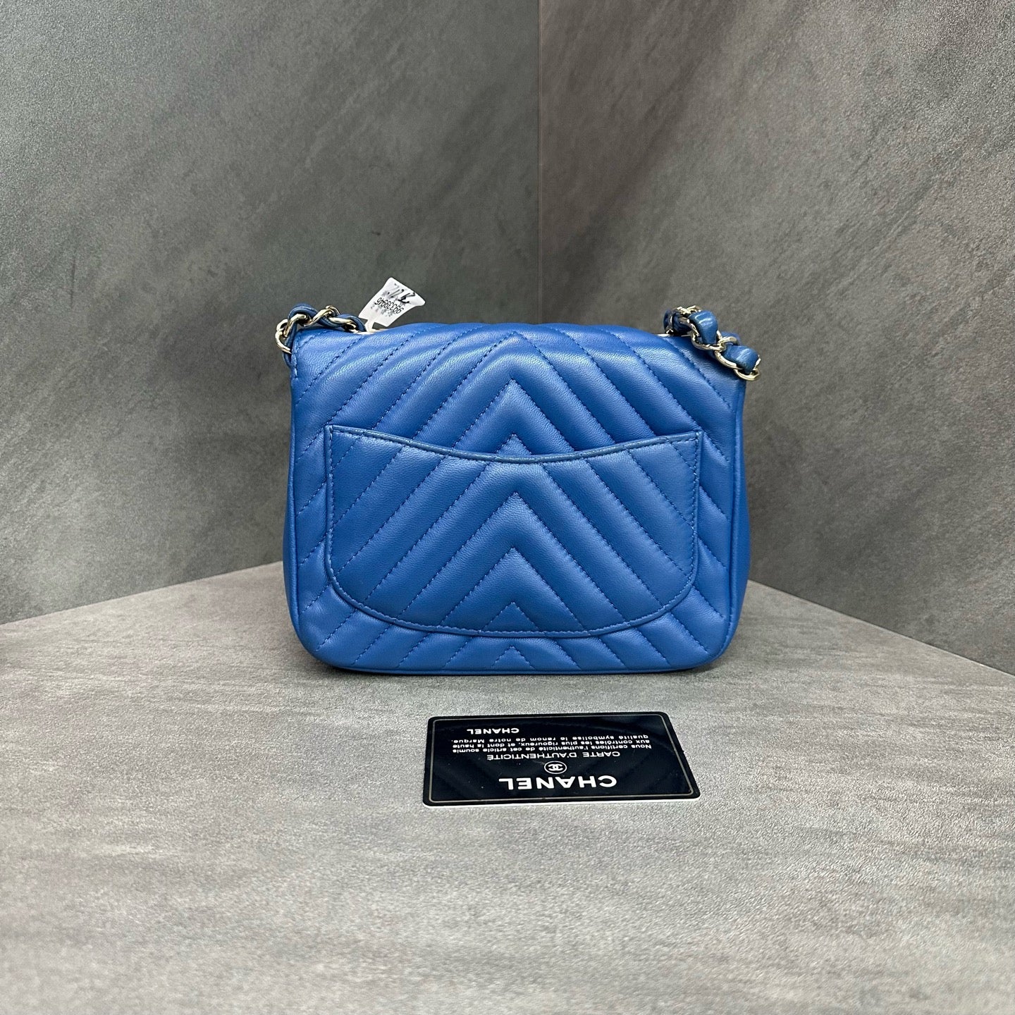 Chanel cf Square Fat Man blue and gold sheepskin V-patterned chain bag 27 opening with strap card bag type three-dimensional inside clean