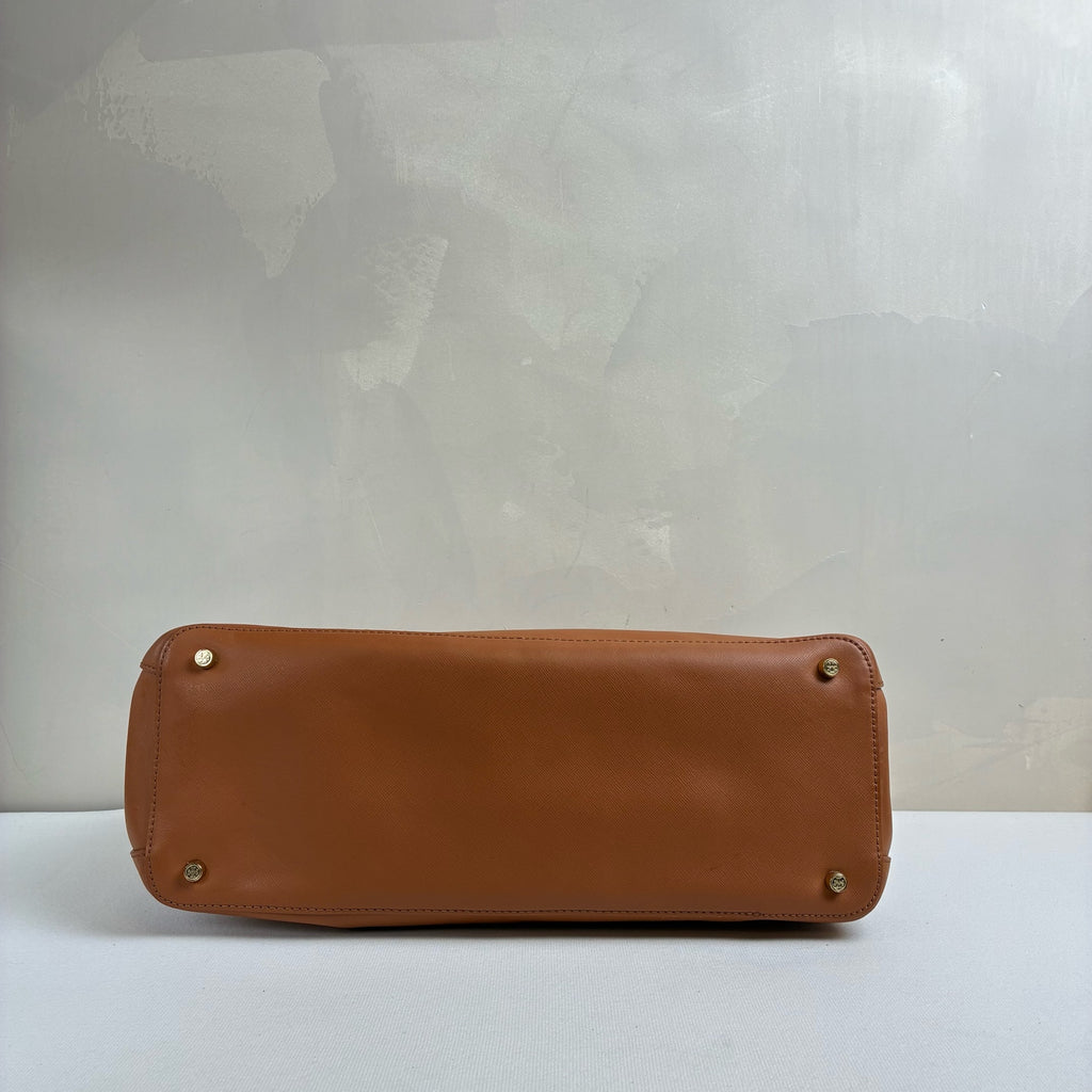 # Tory Burch / Tory Burch Tiger Eye Brown Material: Cross-grain Leather Handheld and Shoulder Bag Both Available Size 37*14