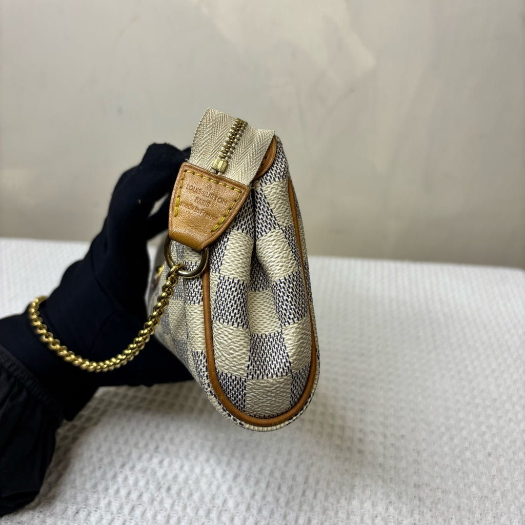 LV/Louis Vuitton White Checkerboard EVA Chain Bag Can be Worn Crossbody 99% New Size 24*12