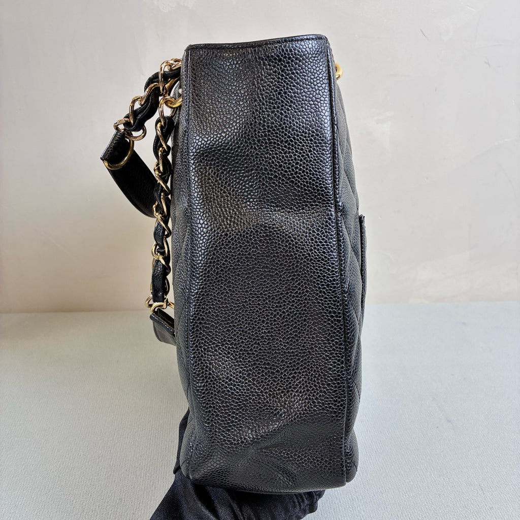 Chanel 9-inch Small Black and Gold PST Litchi Grain Cowhide Shoulder Bag Size 26*21 Condition 99% New