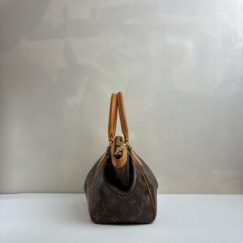 Louis Vuitton/LV Classic Monogram Small Dumpling Bag Handbag 99% New Size: 28 x 11 x 24 cm