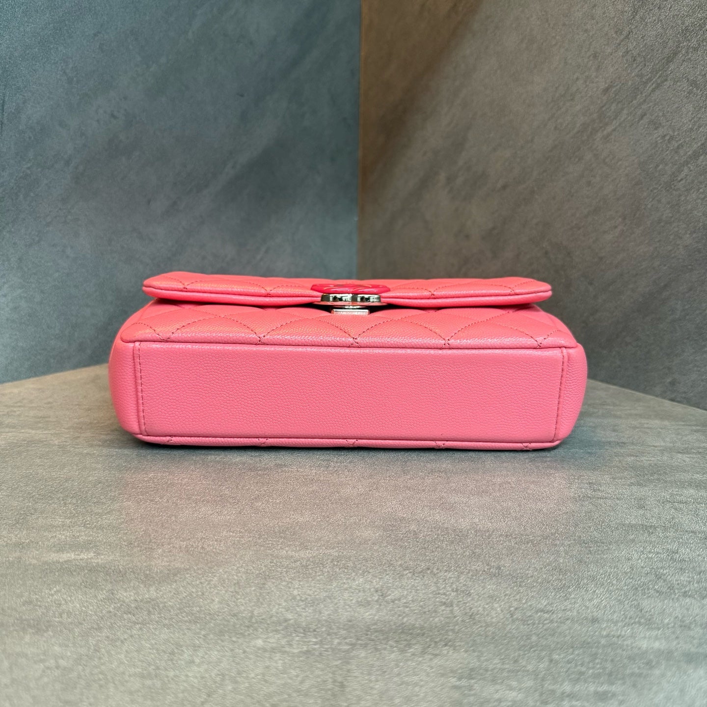 CHANEL 21C Large Mini, Coral Red Lizard-embossed Calfskin, 30-series with authenticity card, original condition