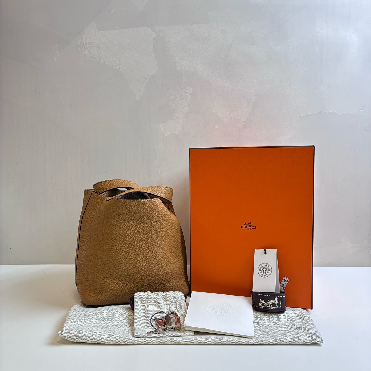 Hermès Picotin 18 Basket, Biscuit Color, Y Stamp, Like New, Size 20*20
