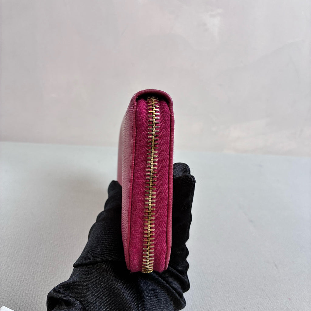 Prada 98 New Long Wallet, Fuchsia Ripple Leather, Gold Logo, Size 20*11.