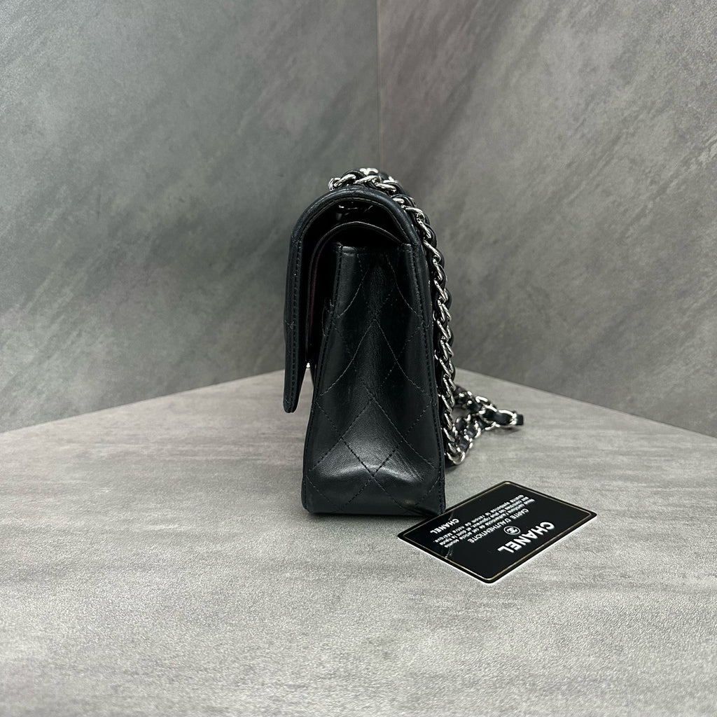 Chanel cf medium-sized black and silver sheepskin chain bag, 14 opening, card bag type, three-dimensional inside clean
