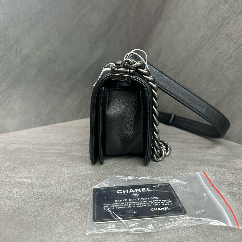 Chanel leboy small black silver sheepskin chain bag, 20 opening, card bag type, three-dimensional inside clean