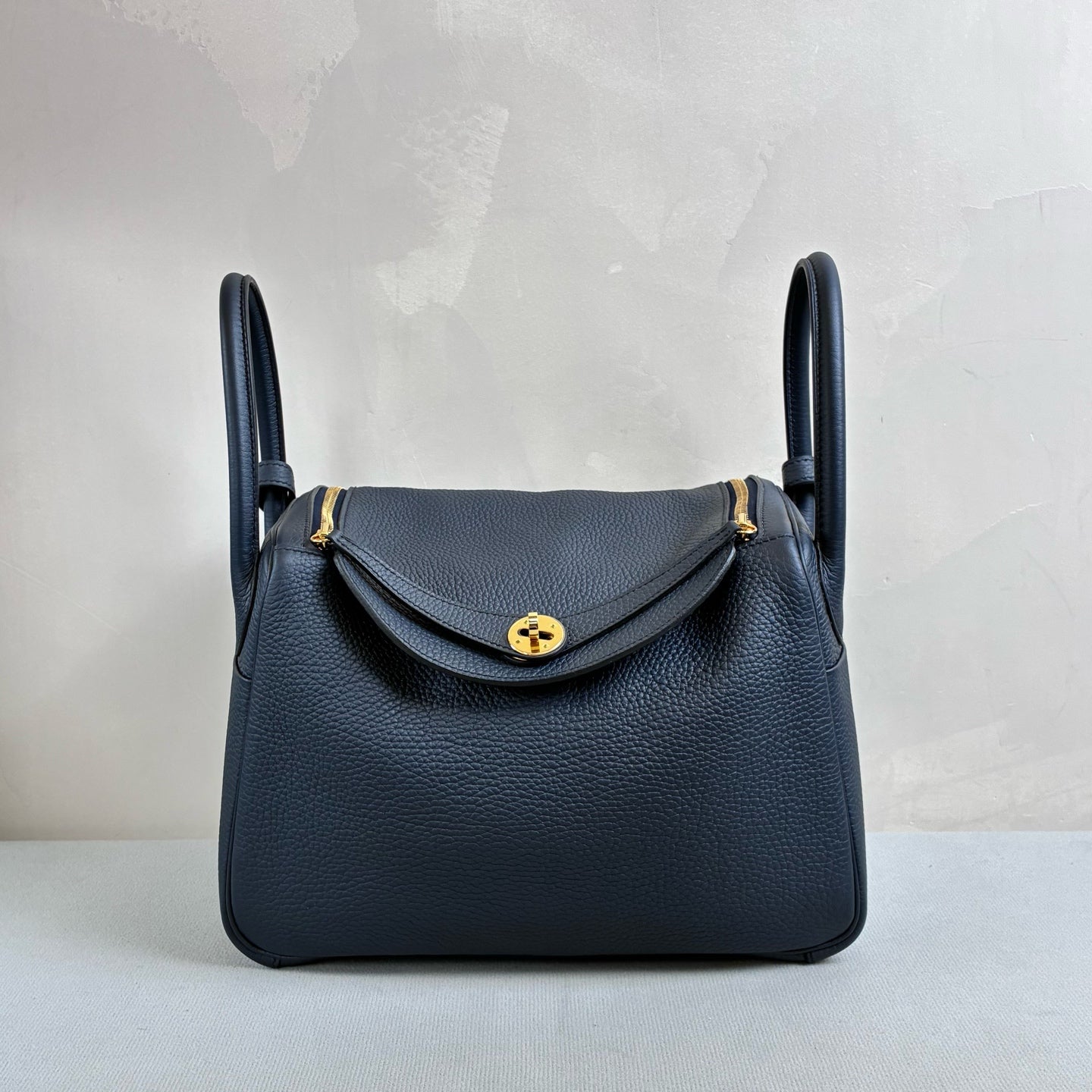 Hermès 99% New Frame P刻 Lindy30 Midnight Blue with Gold Hardware, Accessories, Dust Bag, Original Excellent Condition