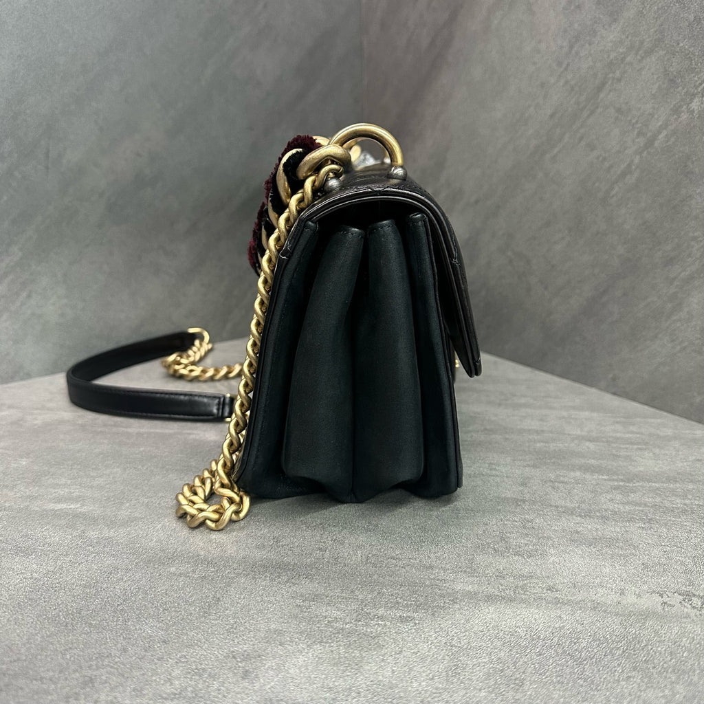 CHANEL Metropolitan Black Gold Accordion Bag Wool Handheld Chain 26 Opening