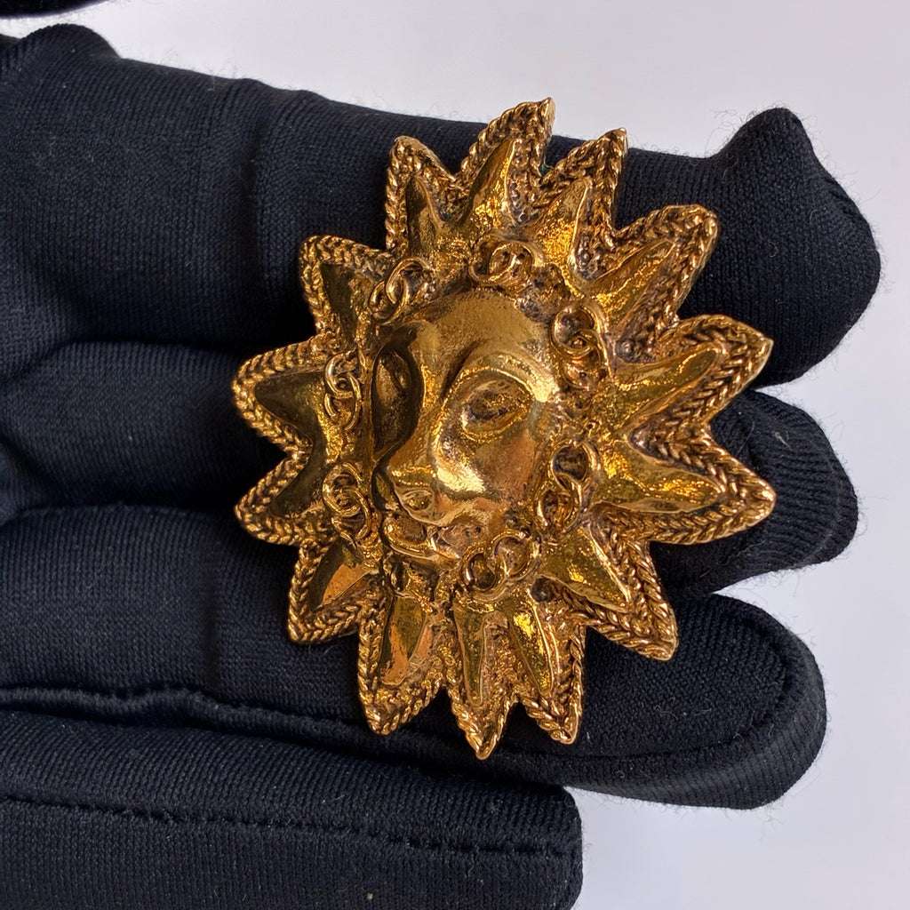Chanel Lion Head Vintage Earrings 99% New Size 4.5*4.5