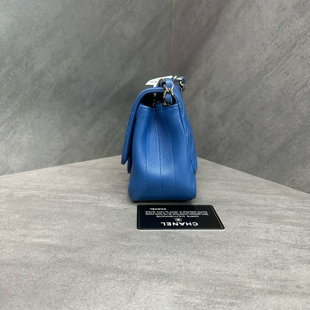 Chanel cf Square Fat Man blue and gold sheepskin V-patterned chain bag 27 opening with strap card bag type three-dimensional inside clean