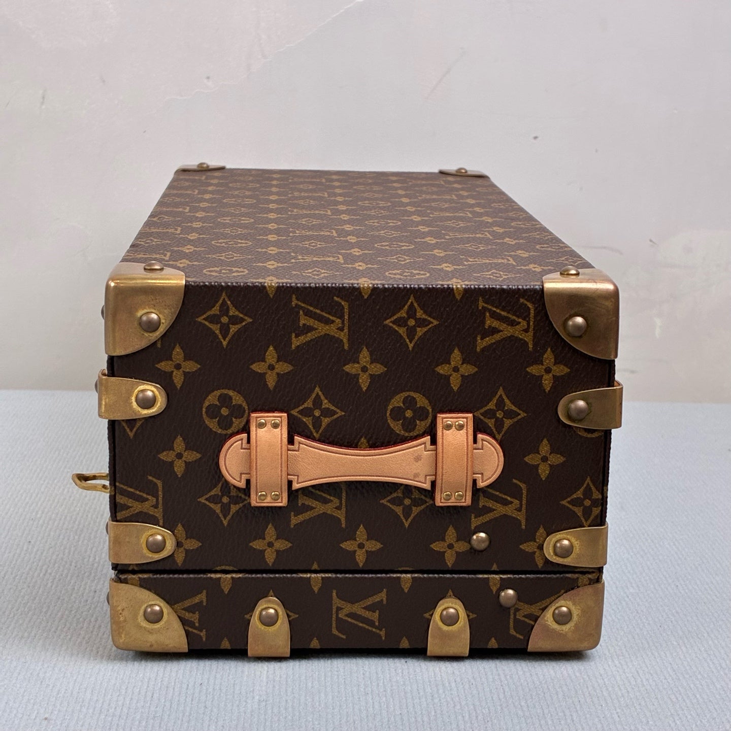 LV Louis Vuitton 99% New 2020 Brown Monogram Hard Case Decorative Box with Full Monogram Print and Wooden Bottom. Suitable for storage, display, and collection. Exquisite craftsmanship in details.