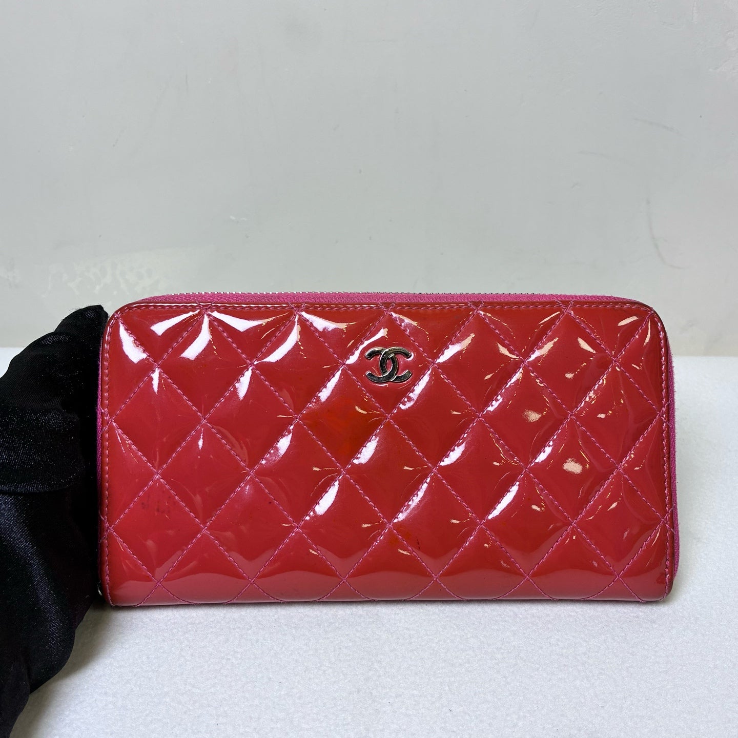 Chanel 98 New 20 Opening Grapefruit Red Patent Leather Long Wallet Size 19*10