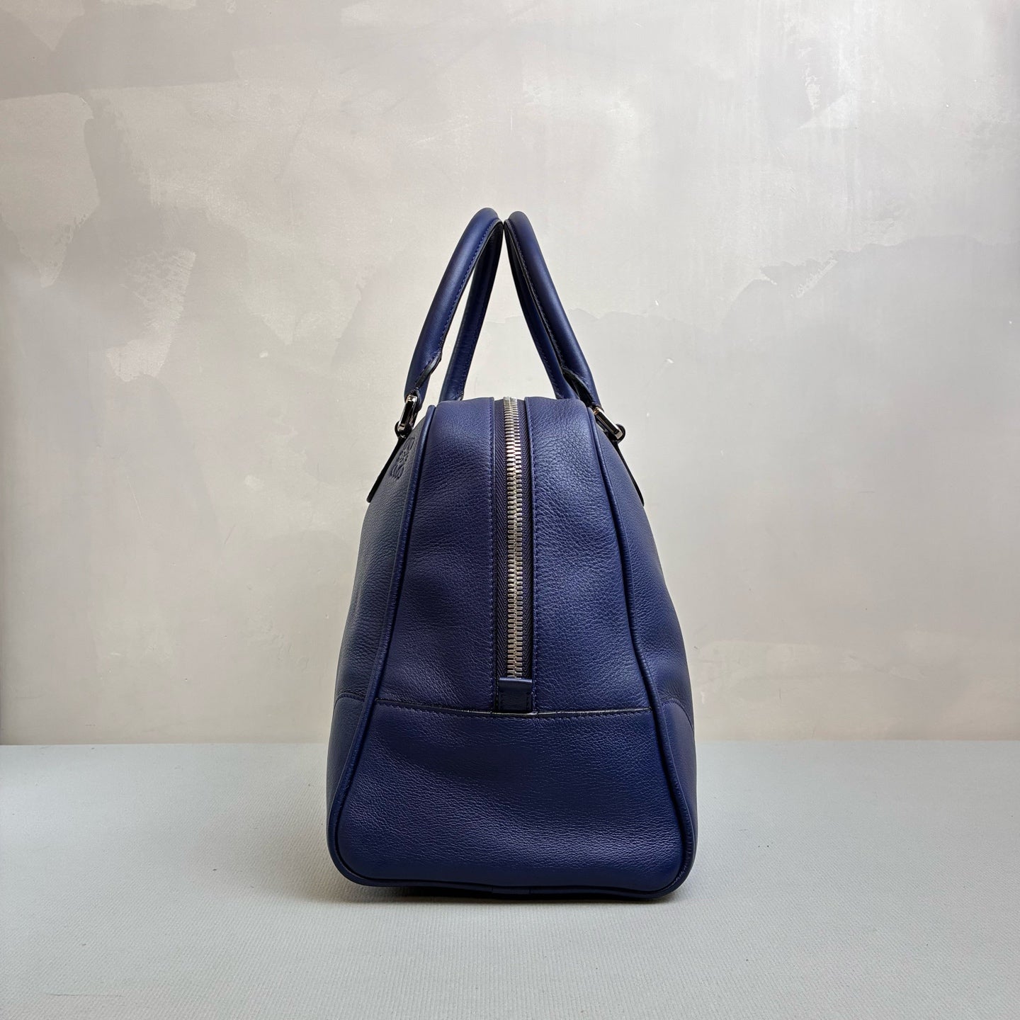 Loewe/Amazon Boston Navy Blue Handheld Crossbody Bag Size 37x26x18 Leather