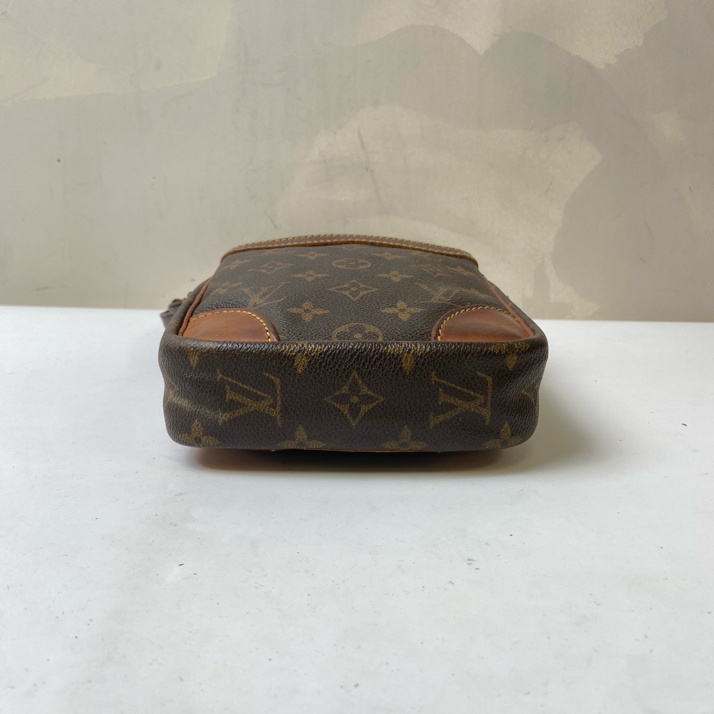 LV/Louis Vuitton 2003 Monogram Single Layer Vintage Camera Bag Shoulder Bag Pre-owned Size 20×15 Monogram Coated Canvas