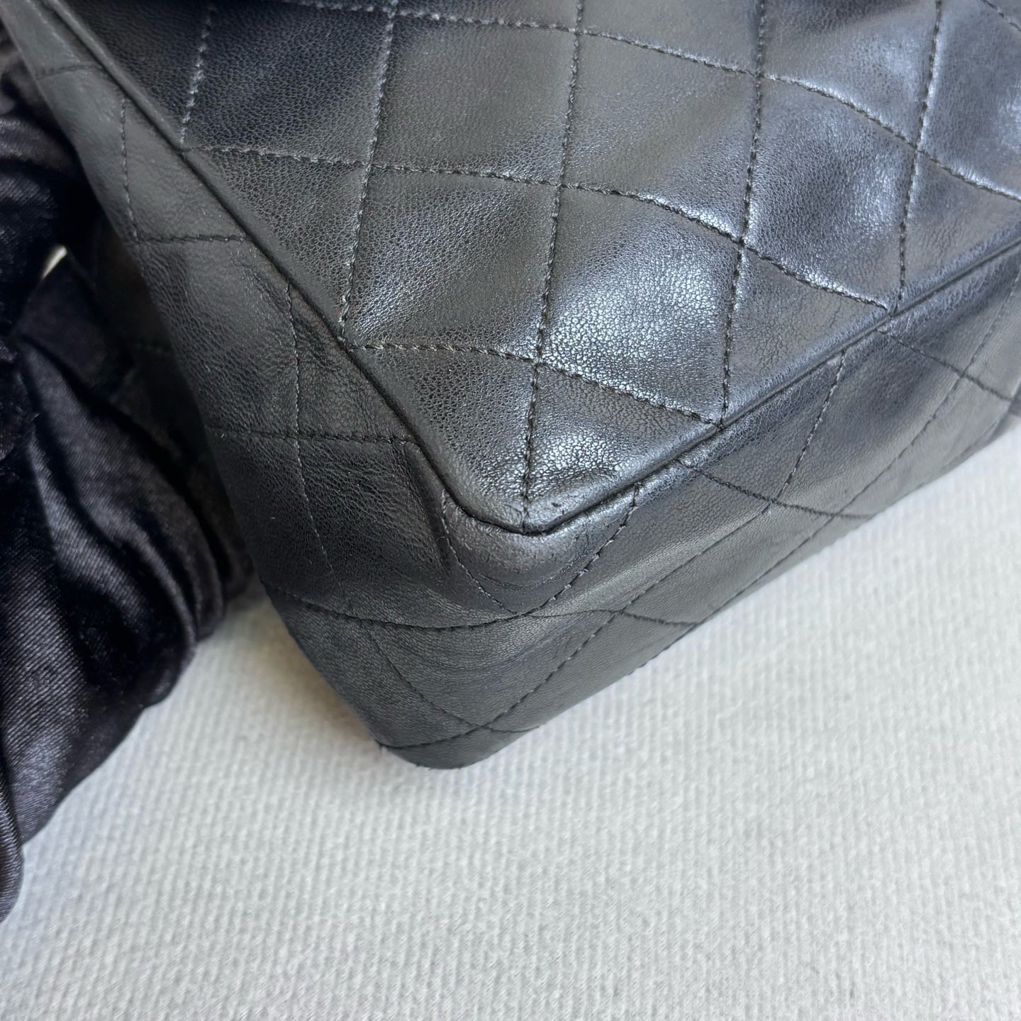 Chanel 9 New 1 Open Vintage Black and Gold Square Fatty Size 20*15
