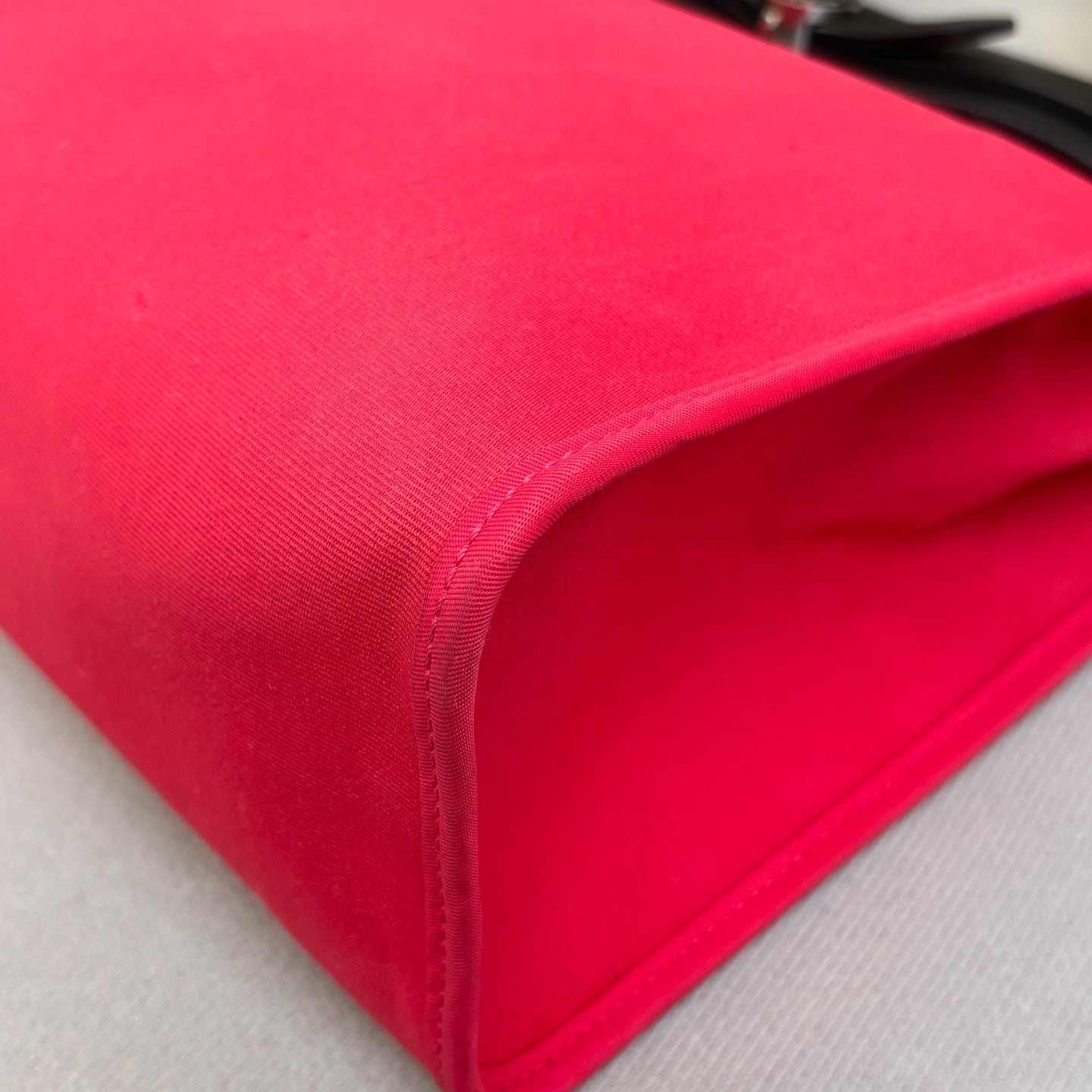 99% new Hermès C-engraved Herbag 31 canvas and leather combination, Azalea Red, crossbody bag 31*25.