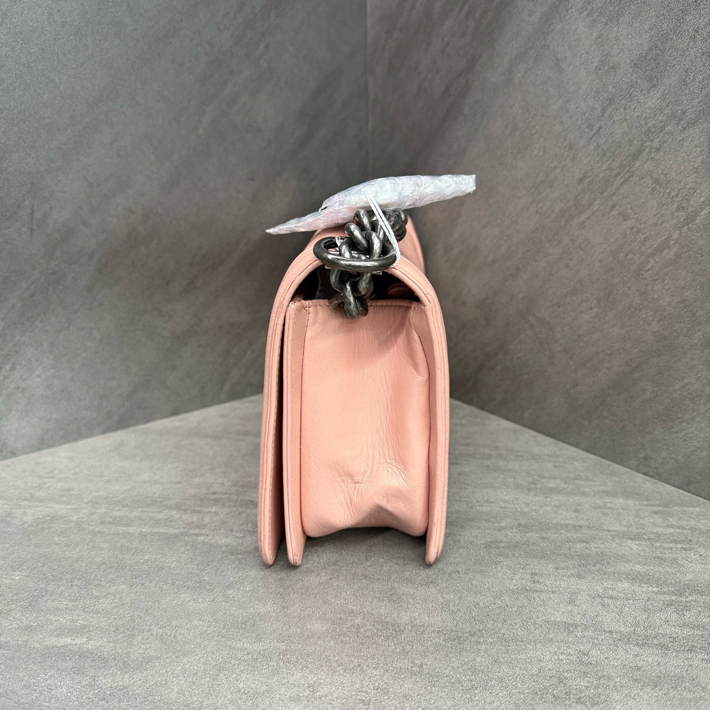 Chanel leboy medium-sized pink silver-clasp sheepskin bag with a clean three-dimensional inner lining, 20-kai, cassette card and ticket
