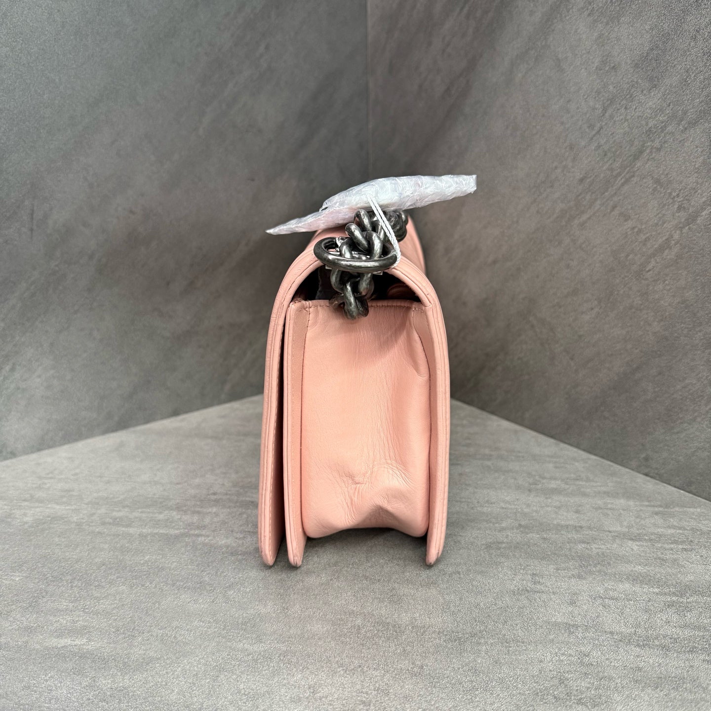 Chanel leboy medium-sized pink silver-clasp sheepskin bag with a clean three-dimensional inner lining, 20-kai, cassette card and ticket