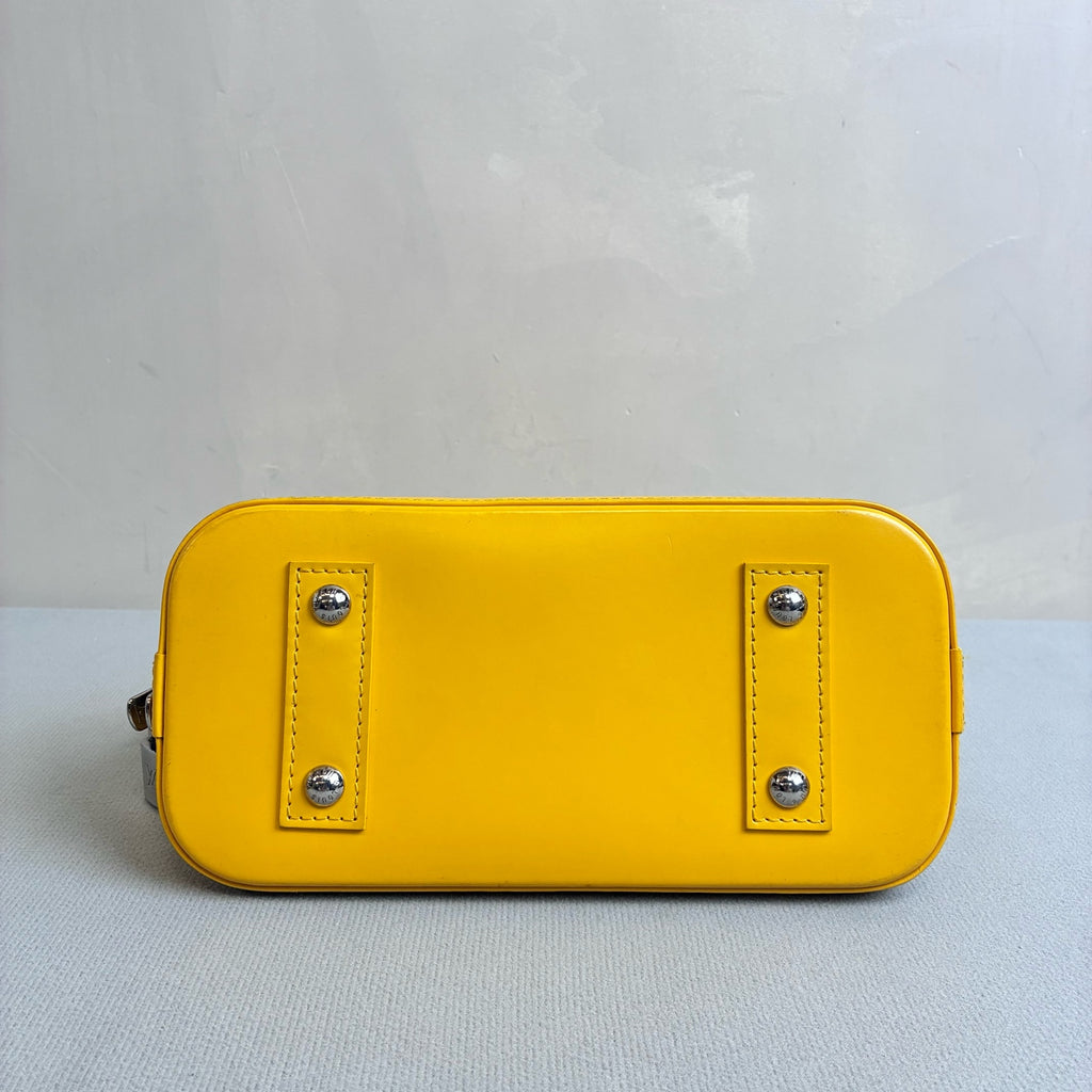 LV/Louis Vuitton Yellow Ripple Leather Shell BB Size 24*17.5 Year 2013 98% new One lock with two keys
