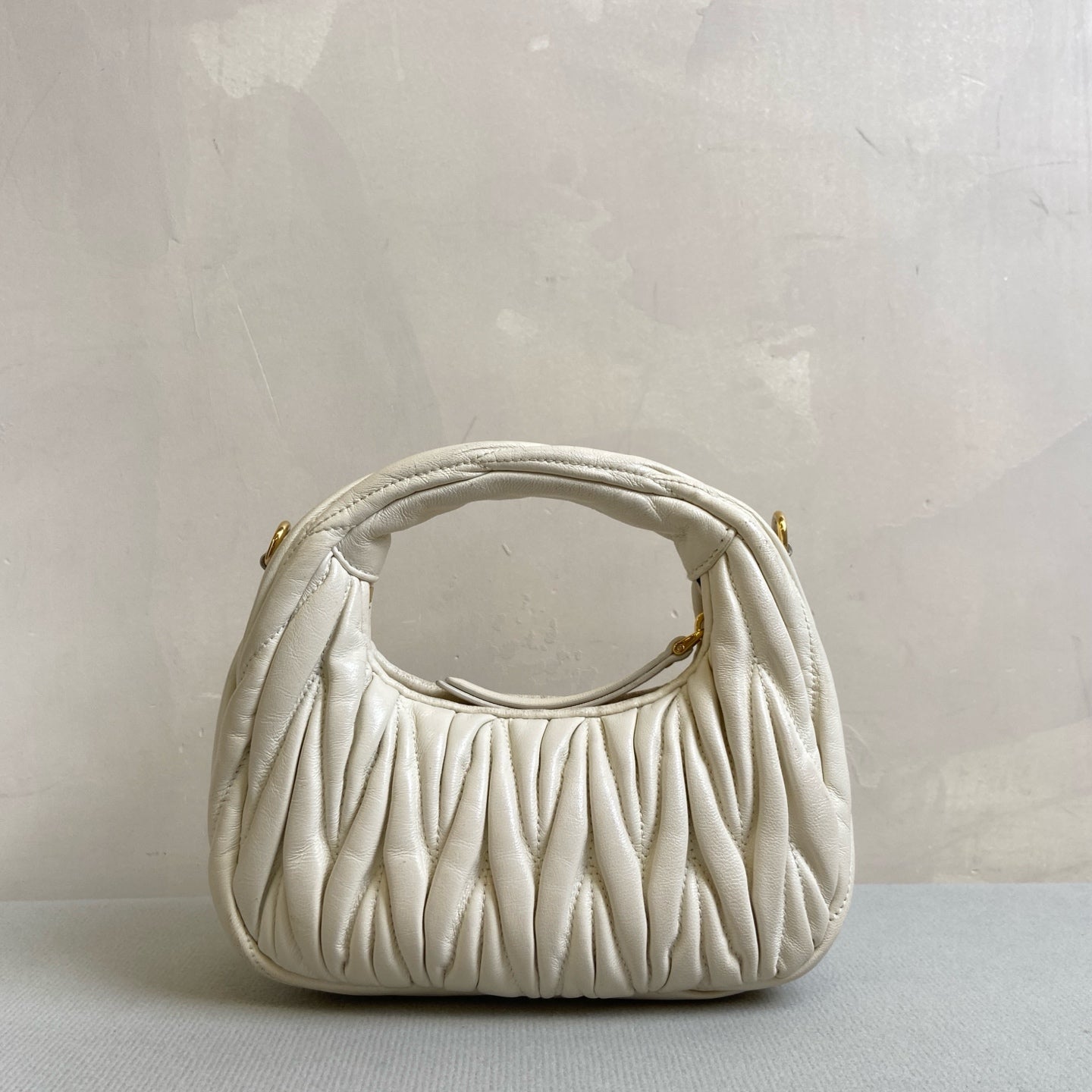 Miu Miu Wonder Bag Mini Crossbody Bag White Size 16*10 Condition 98% New