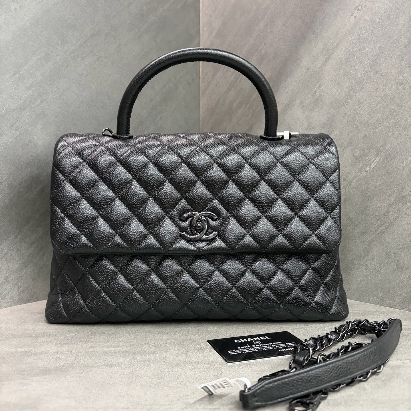Chanel black lychee cowhide black Lizard hand-held coco handle 32 base 30K with card bag, good inner clean, in stock