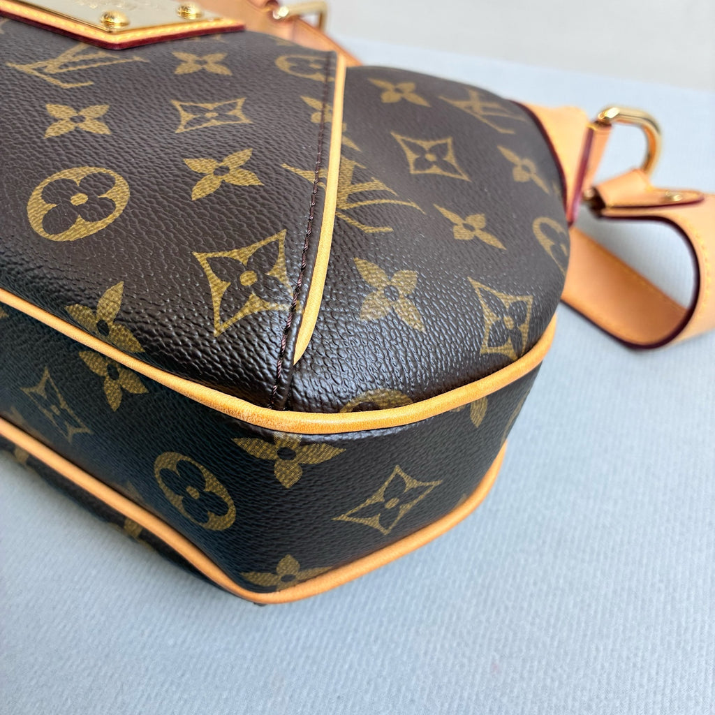 Louis Vuitton 99% new pre-owned Monogram Gold Pumpkin Small Shoulder Bag, size 20*34.