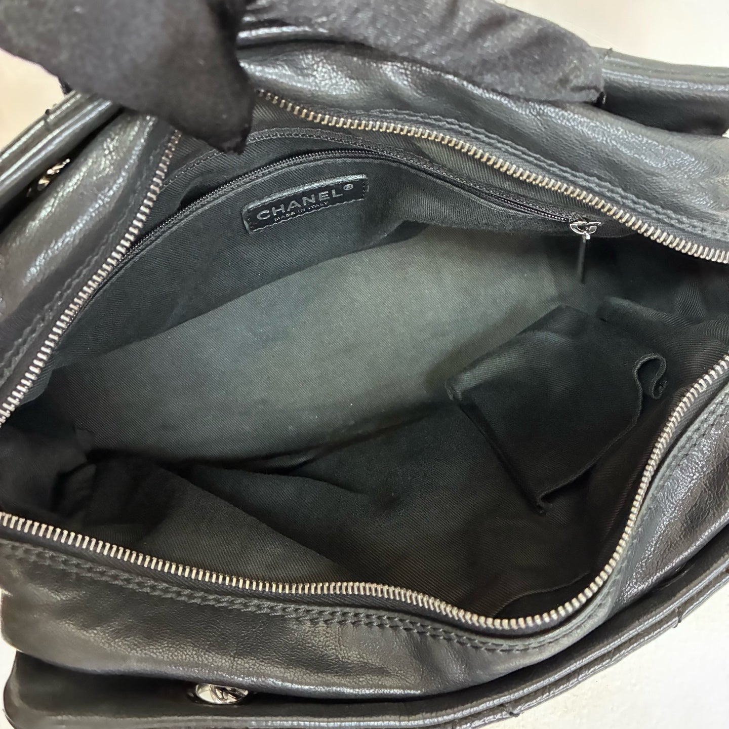 Chanel 98% New Black Large Silver CC Chain Bag, Can be Handheld or Worn on One Shoulder, Dimensions 27*18.