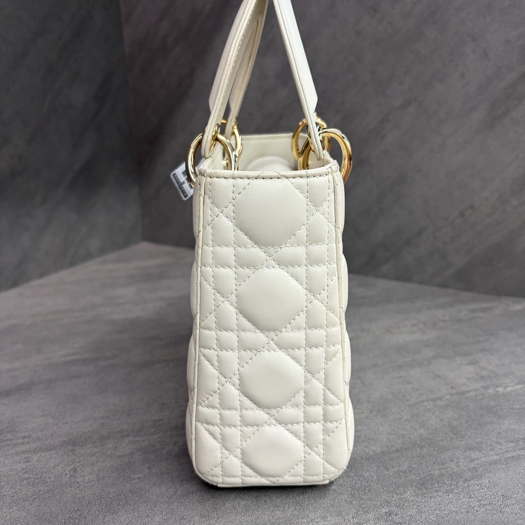 Dior /Dior Princess Diana four-check white gold sheepskin vine Check 22-year code