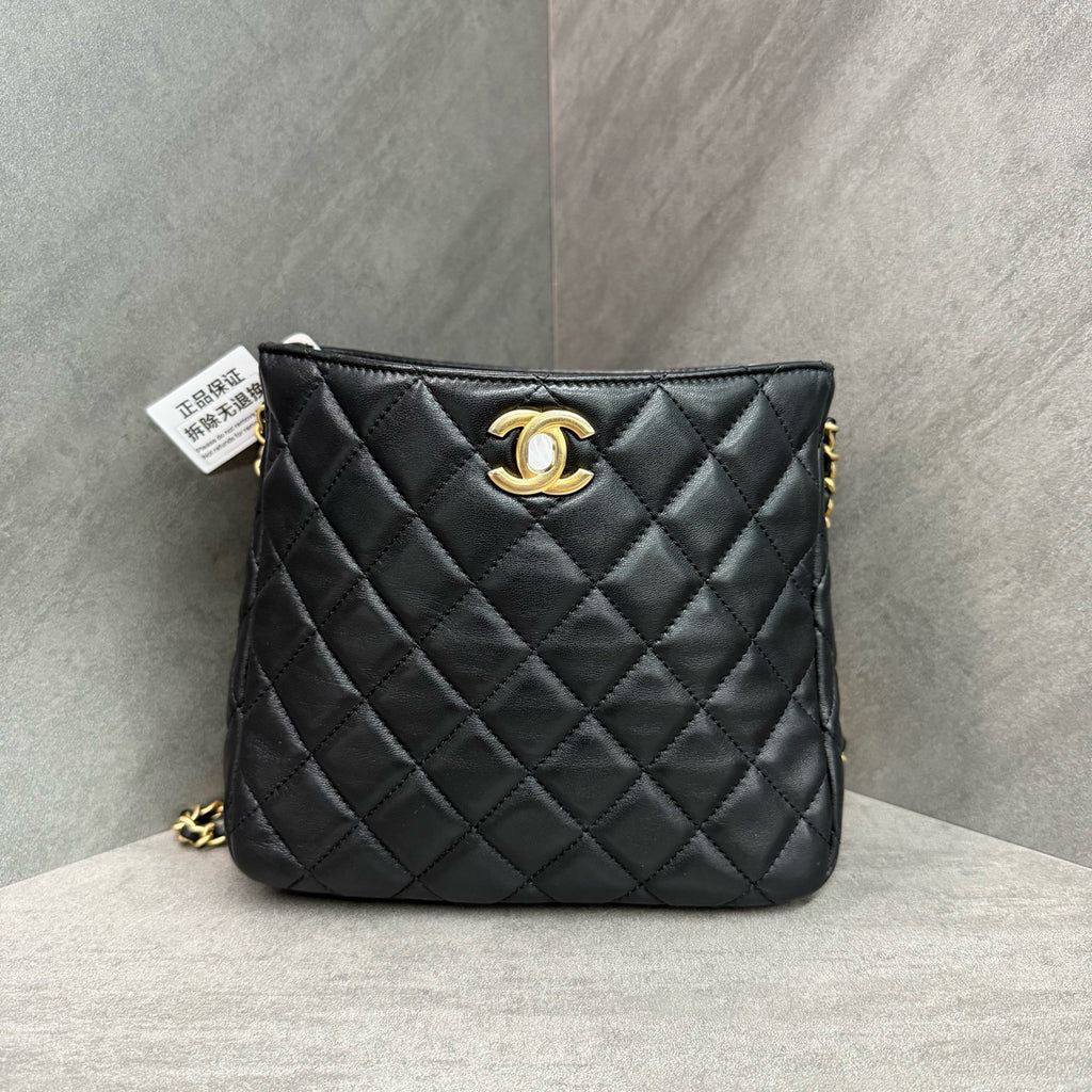 Chanel 22S Gold Ball Hobo, 2022 chip version, black gold ball, original condition
