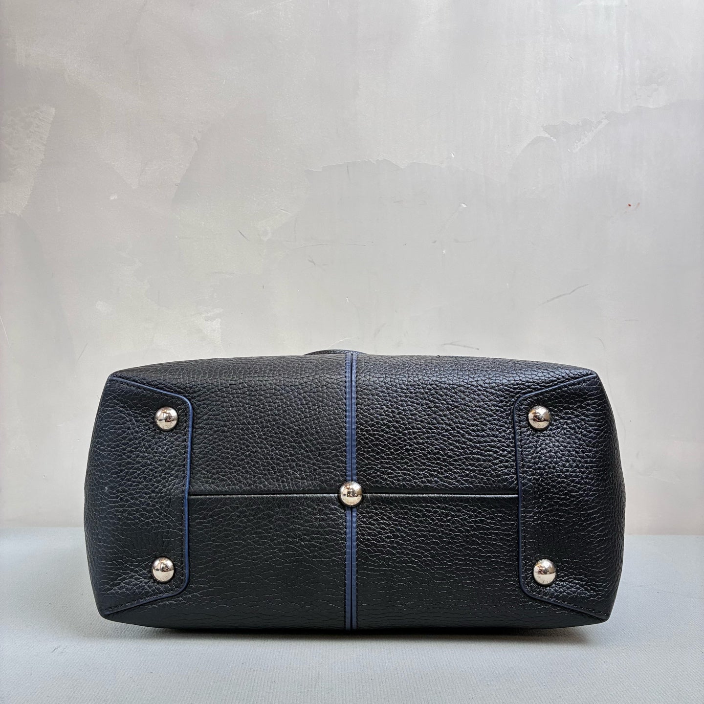 LV/Louis Vuitton Pernelle Tote Bag, Dark Blue Leather, 99% New, Size 31×16 cm