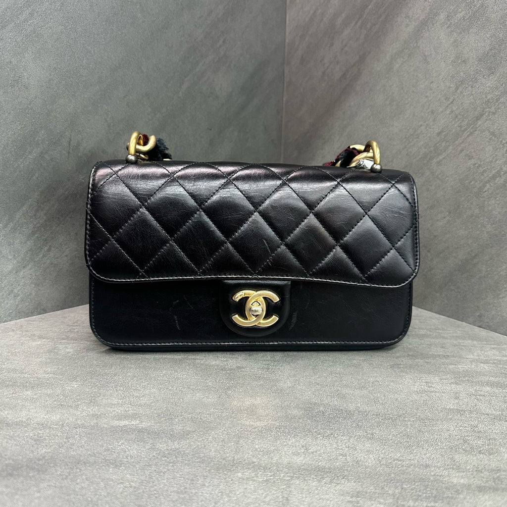 CHANEL Metropolitan Black Gold Accordion Bag Wool Handheld Chain 26 Opening