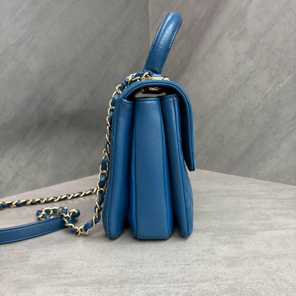 Chanel Trendy CC small blue gold-clasp sheepskin handbag, 24 kai, no card bag, good shape, clean inside