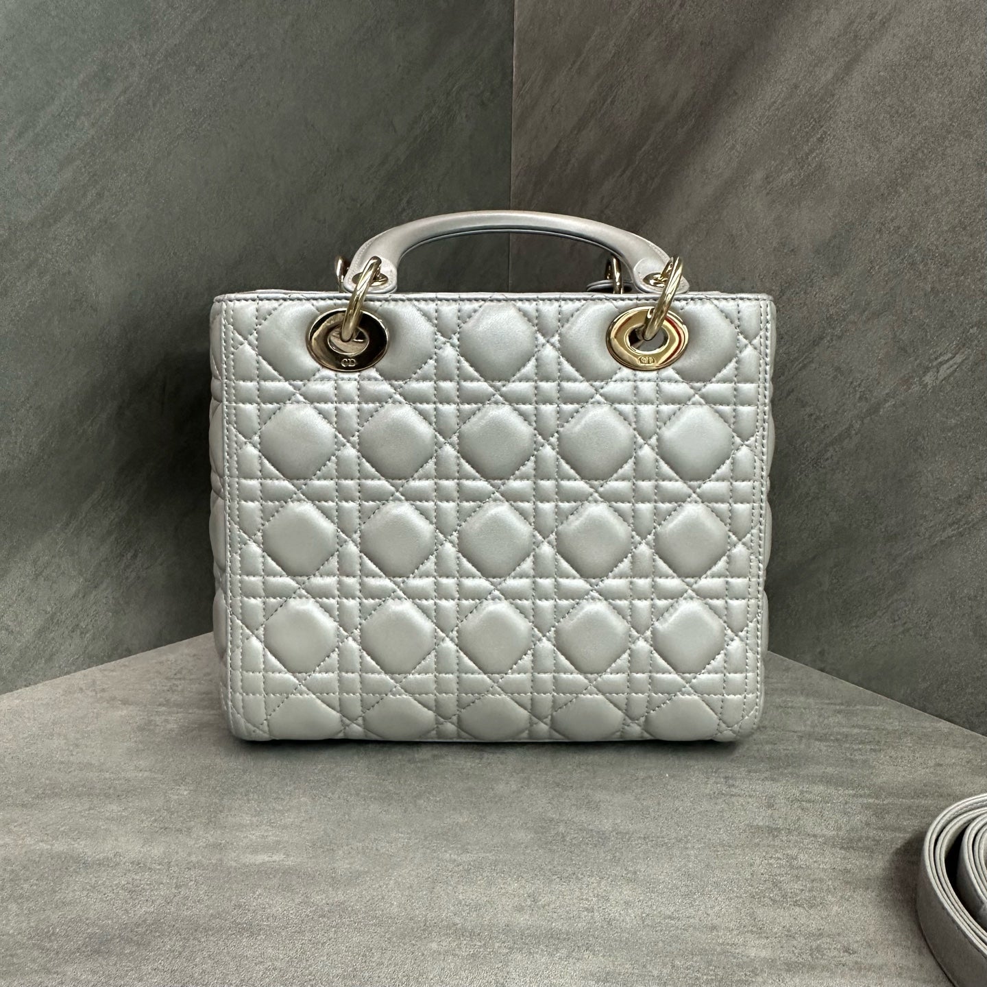 Dior Lady Dior five-grid gray gold-clasp sheepskin Lady Dior bag, 2017 serial number (consignment)