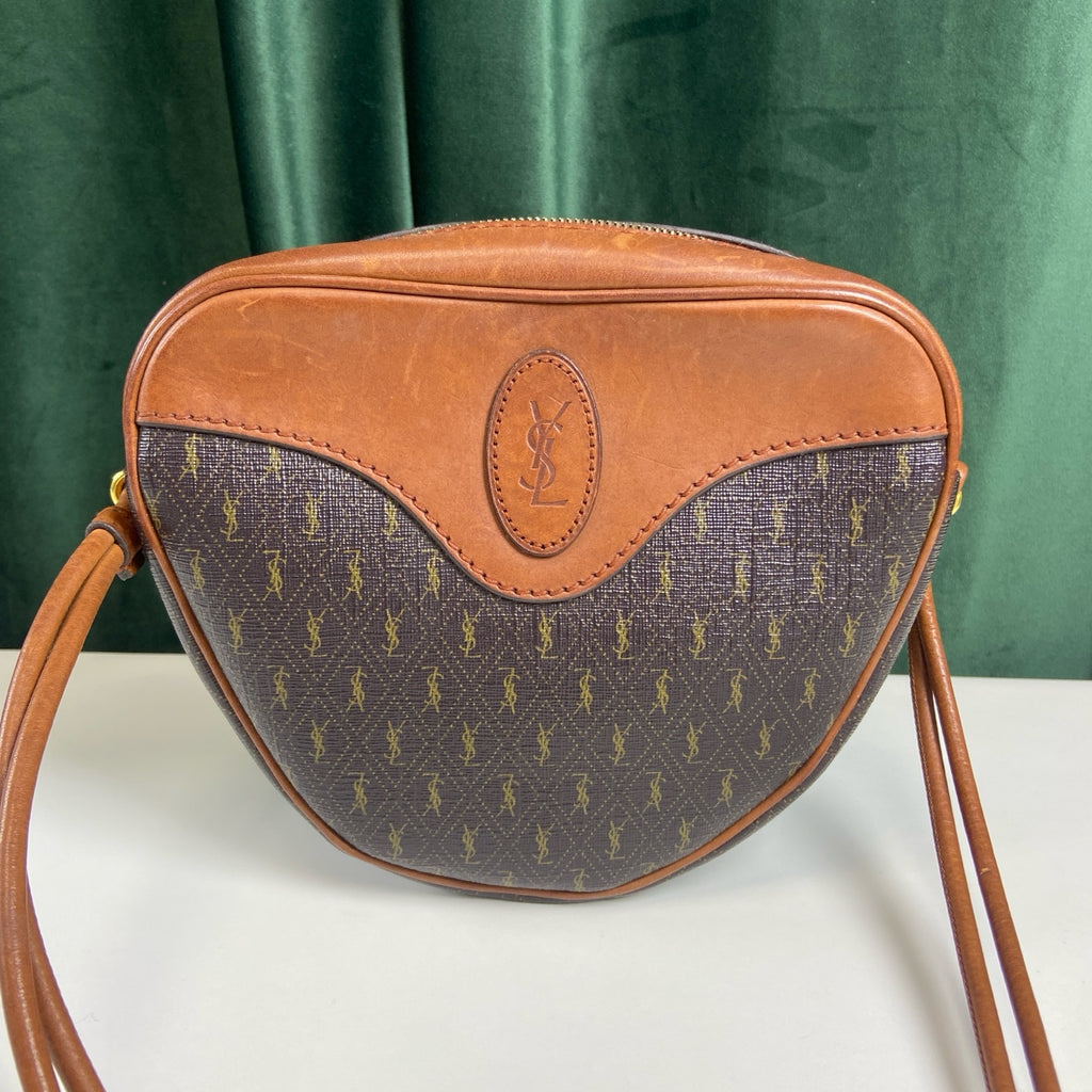 YSL/Saint Laurent Heart Bag   Size: 11.5×11, Compact and Versatile   Rose version with classic monogram logo   The color scheme is super cute