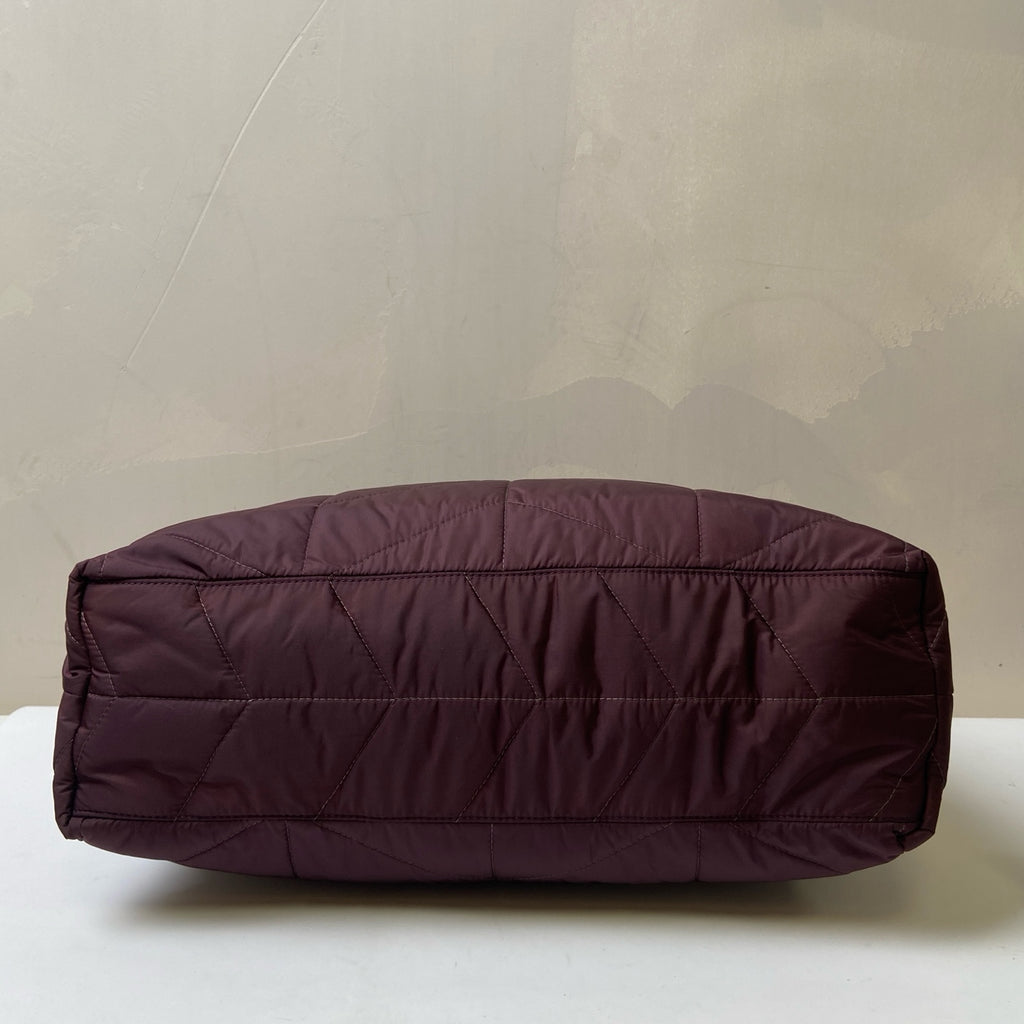 Prada Quilted Nylon Tote Bag made of nylon fabric, Burgundy color, size 40*25.