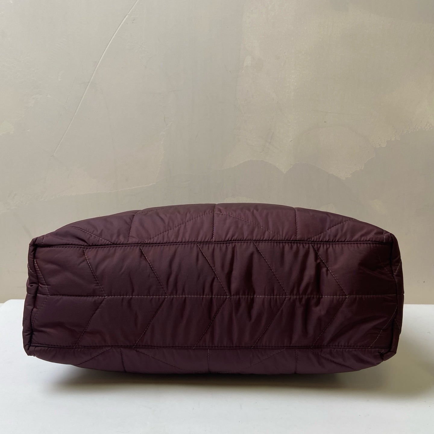 Prada Quilted Nylon Tote Bag made of nylon fabric, Burgundy color, size 40*25.