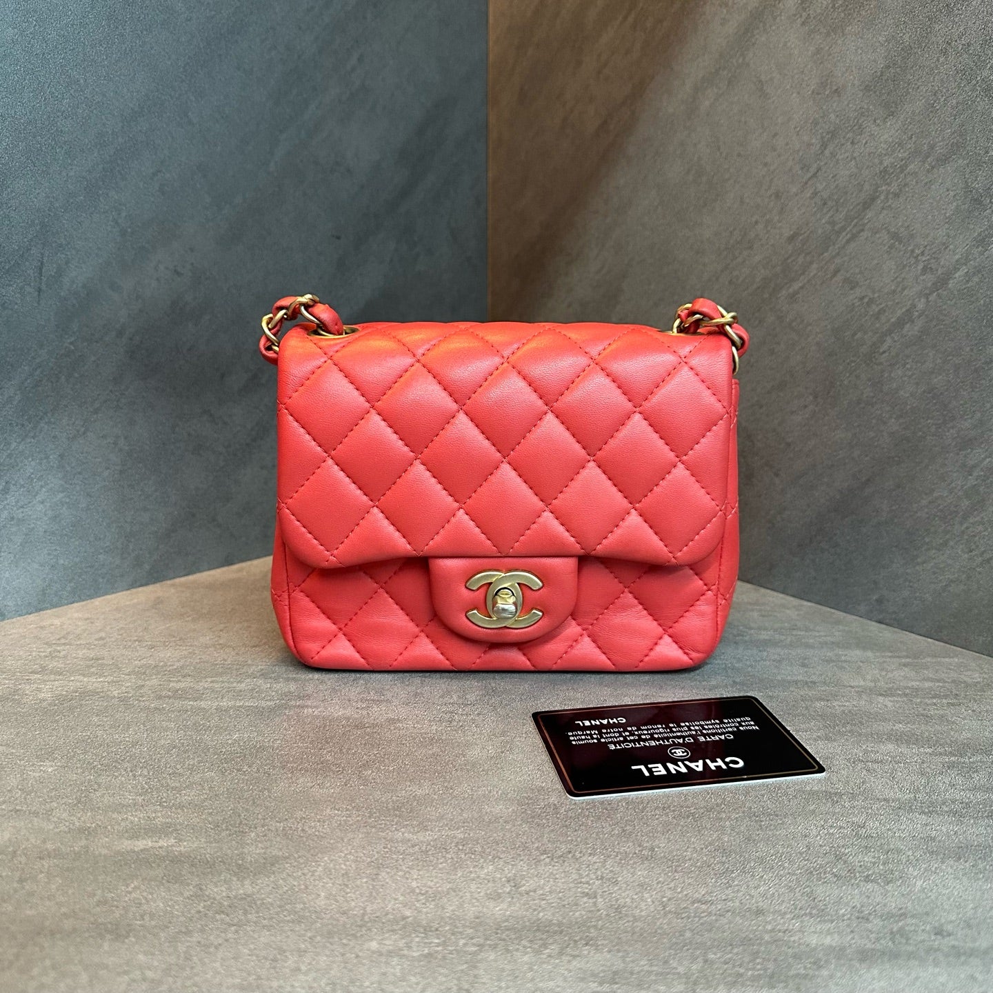 Chanel cf Square Fat Man Red gold sheepskin chain bag, 27 openings, card bag type, three-dimensional, clean inside