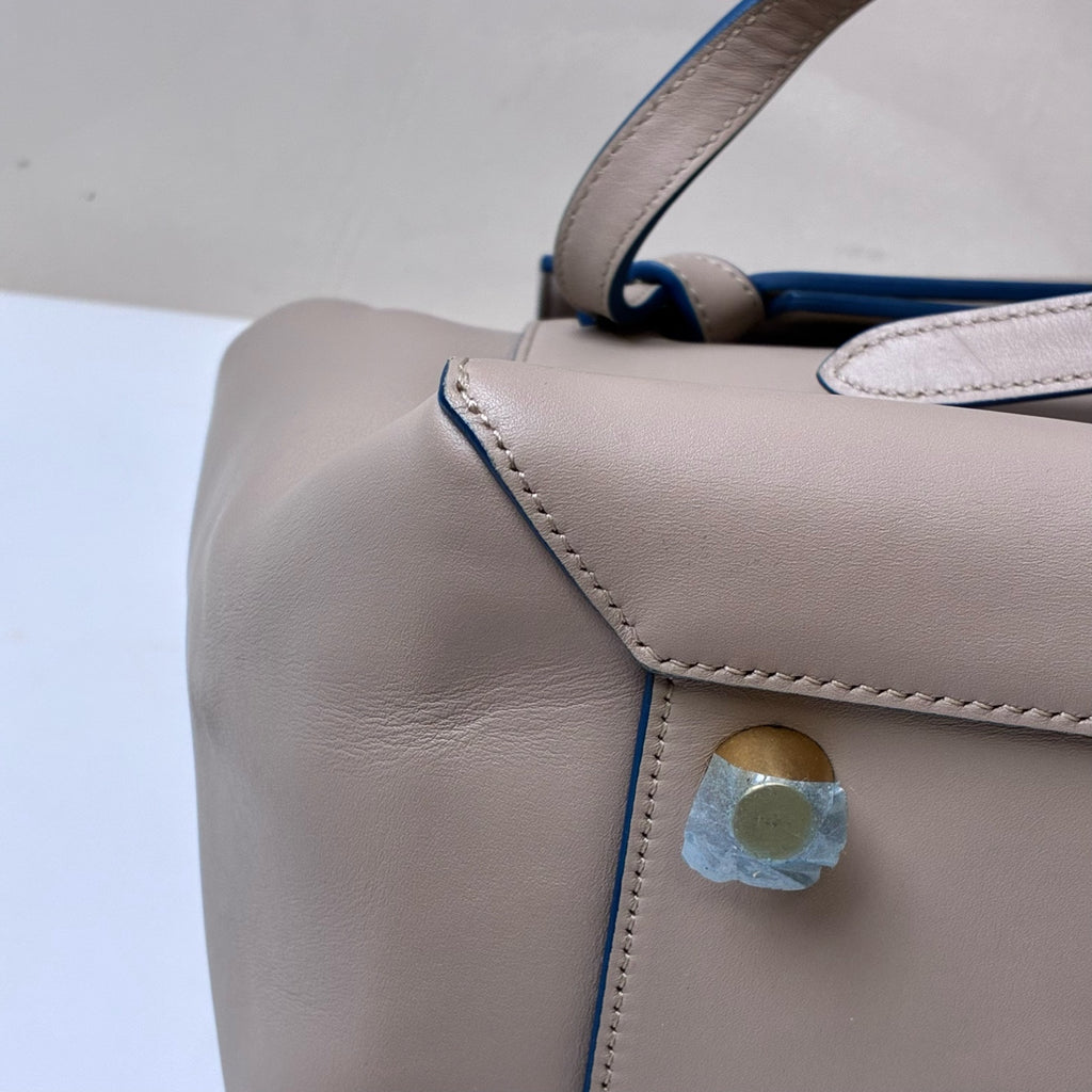 Celine Belt Series Catfish Bag, milk white lychee grain cowhide, large size 29*21cm.