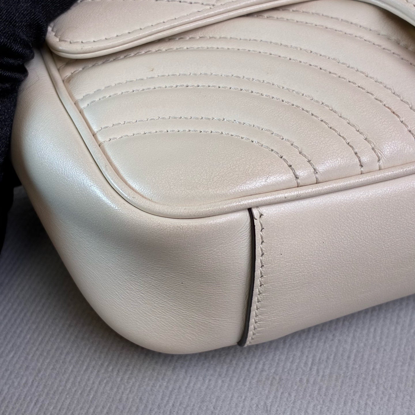 Gucci/Gucci 97 New Gucci Marmont Platinum 22 Chain Bag Size 20*14
