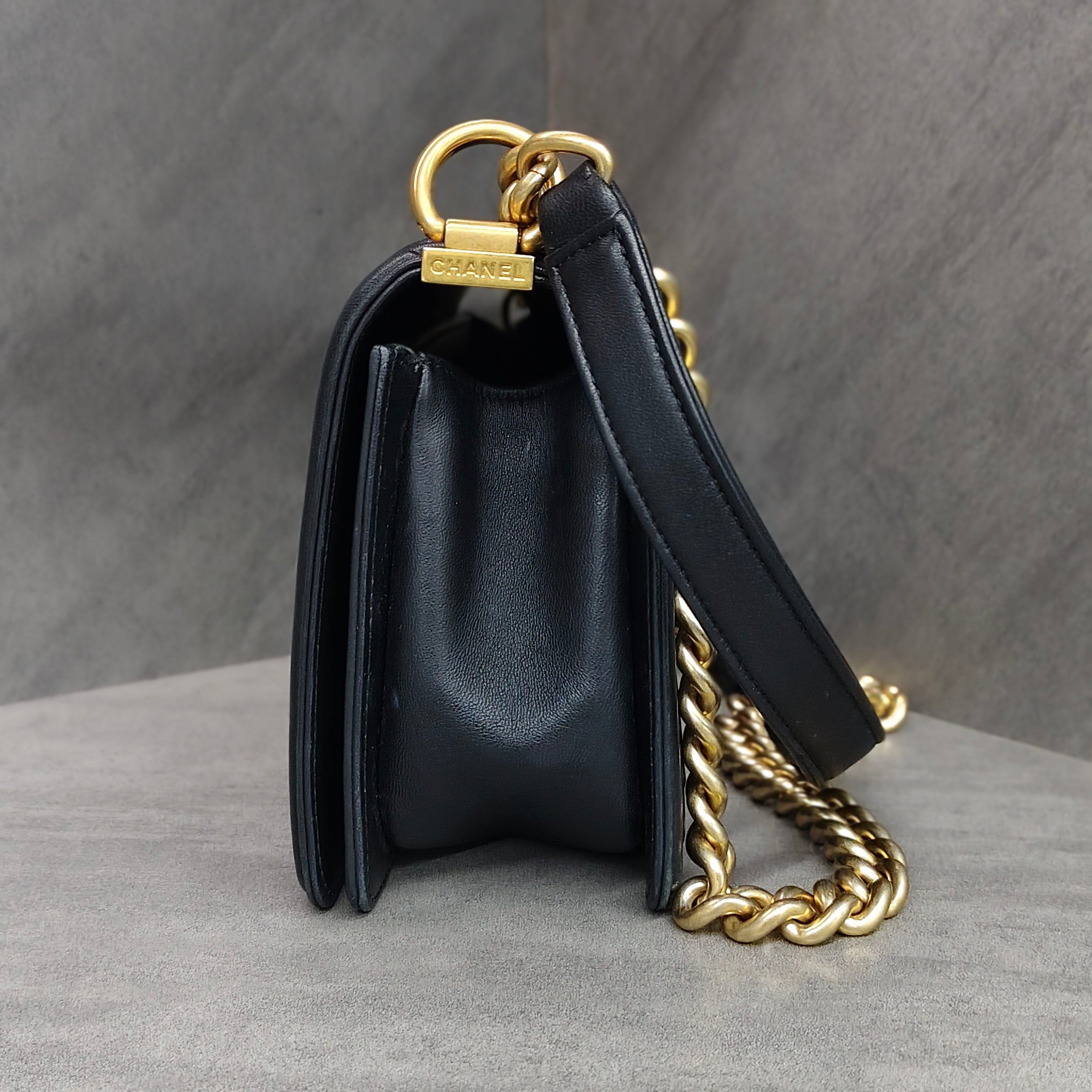 Chanel Le Boy Medium Black and Gold Shoulder Crossbody Bag 22 Opening Without Card