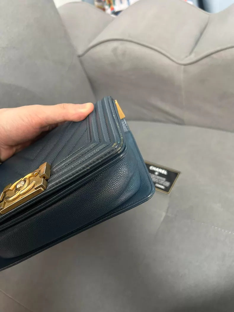 Chanel Chanel Leboy leather blue 20*13