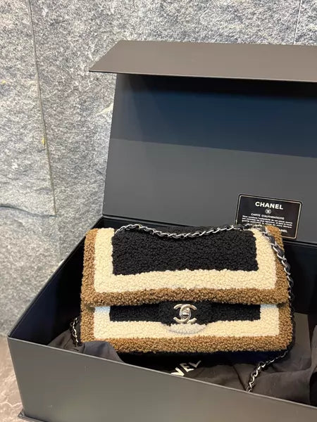 Chanel cf medium 23