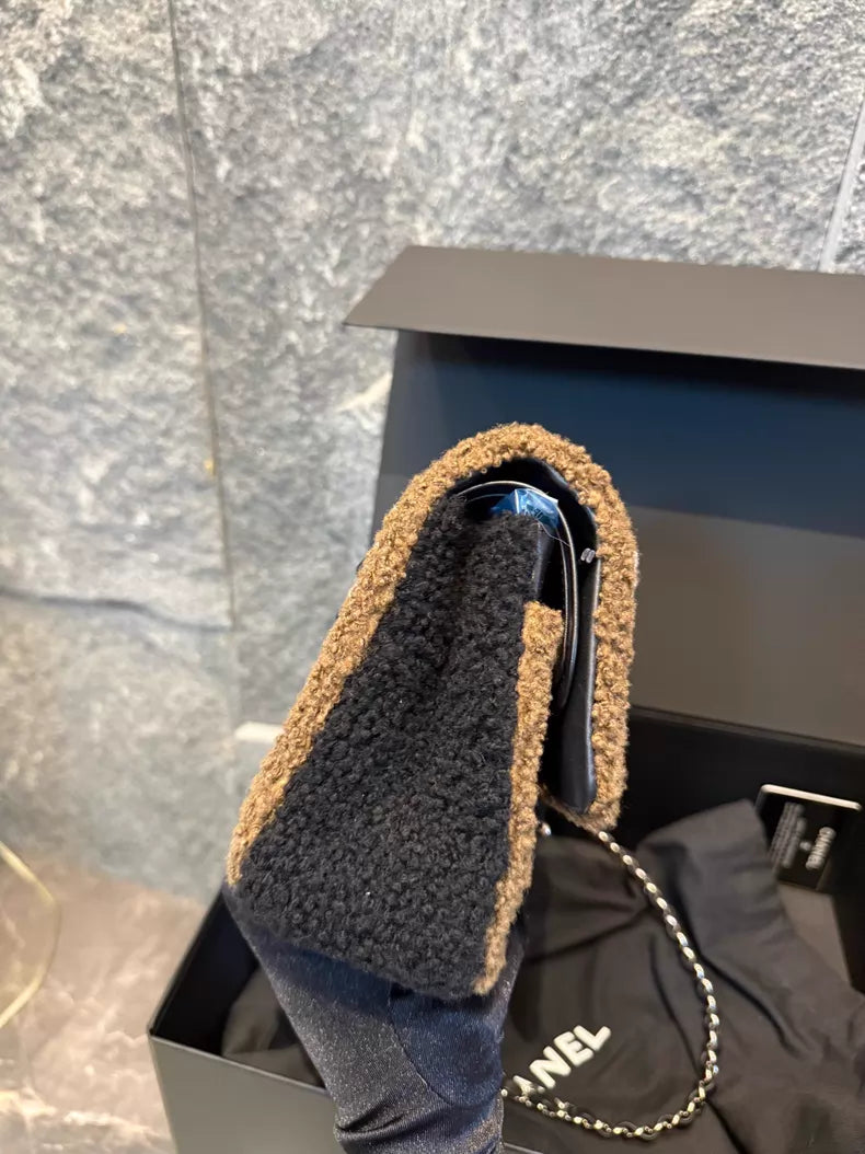 Chanel cf medium 23