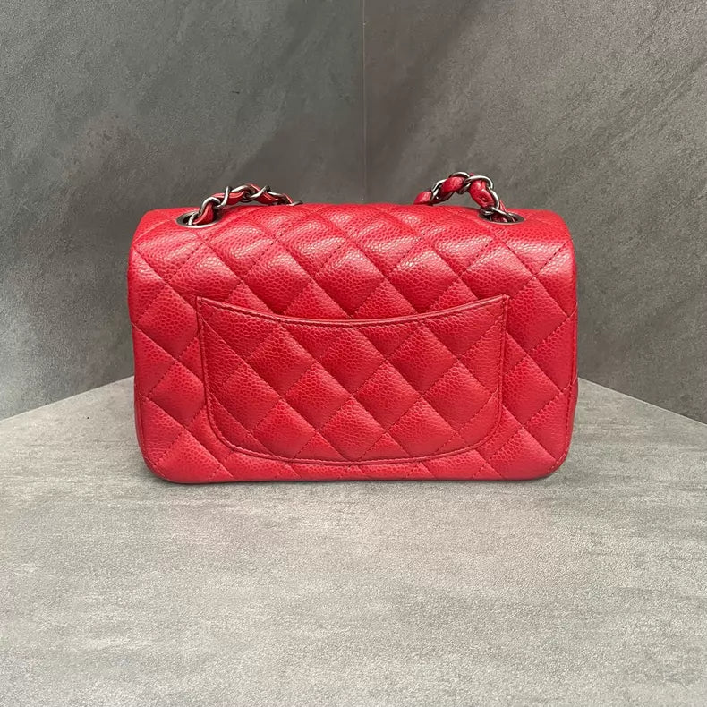 Chanel Chanel red silver hardware pebbled leather min 21