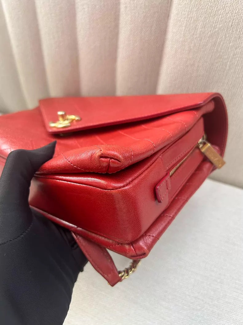 Chanel red 25