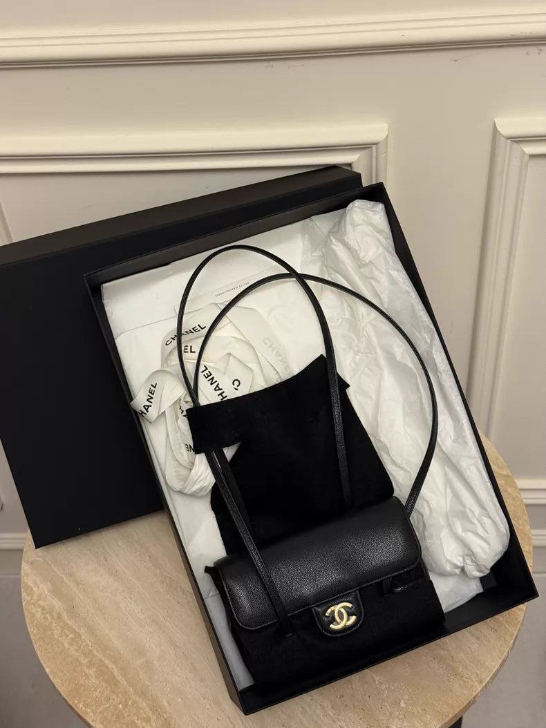 26p Chanel – Phoenix Revogue
