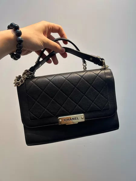 Chanel crossbody bag Label Click flap bag leather black