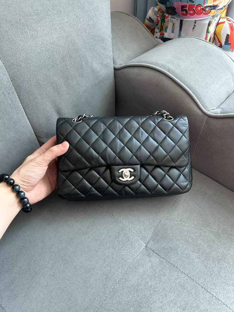 Channel Chanel Cf lambskin medium silver hardware chain bag 21