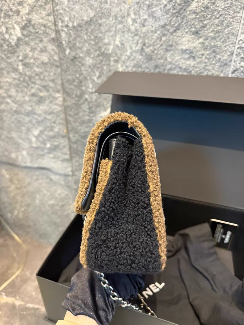 Chanel cf medium 23
